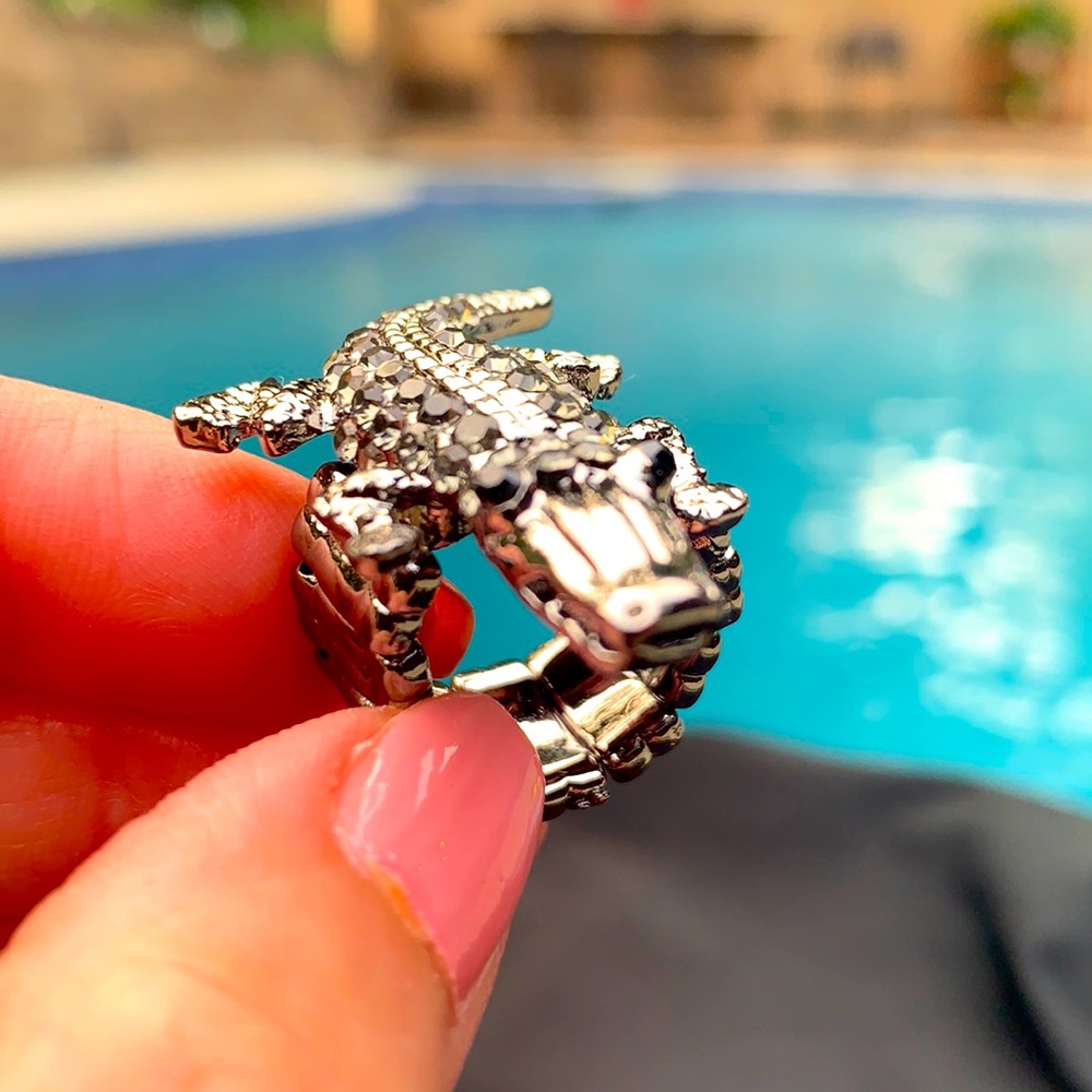 New Alligator Crystal Stretch Ring